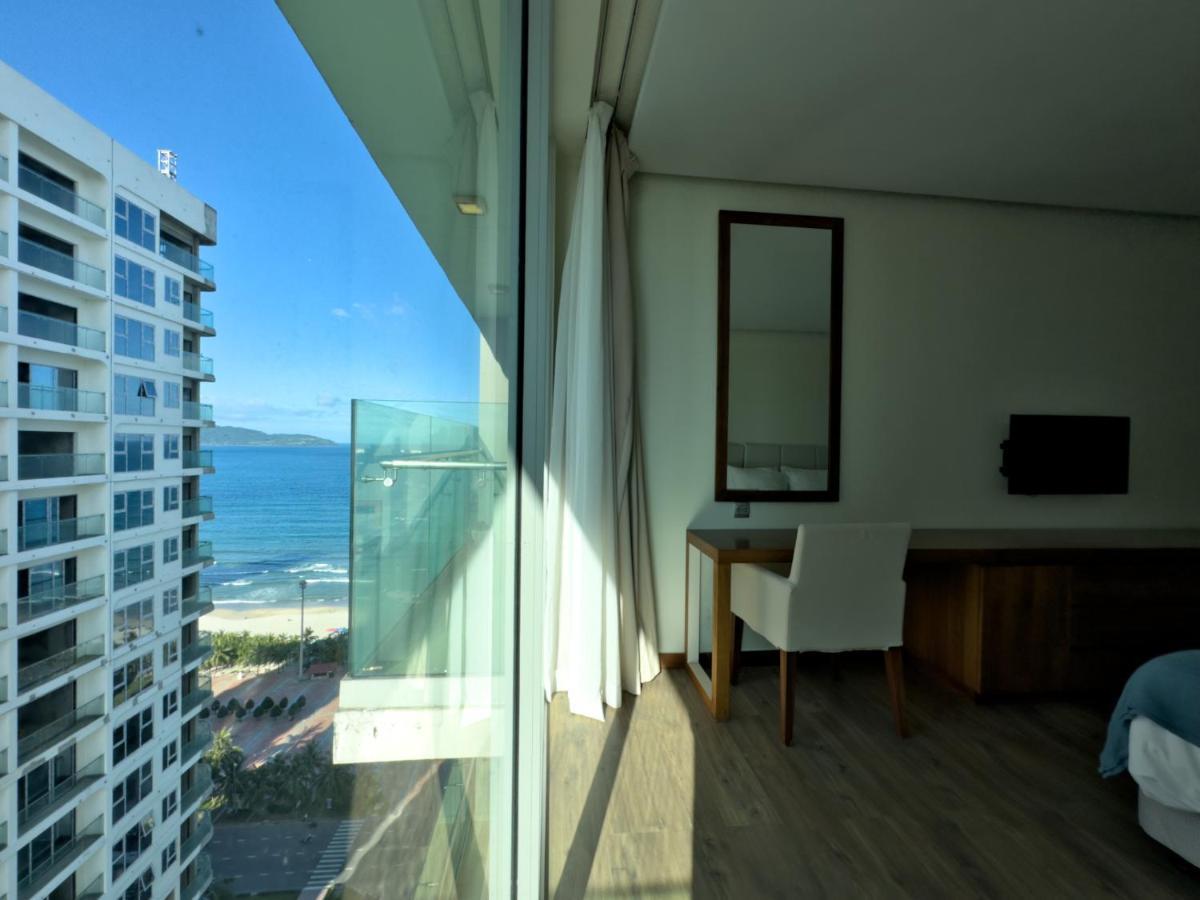 Stunning Apartments Across My Khe Beach ! Rooftop Pool & Gym Đà Nẵng Kültér fotó