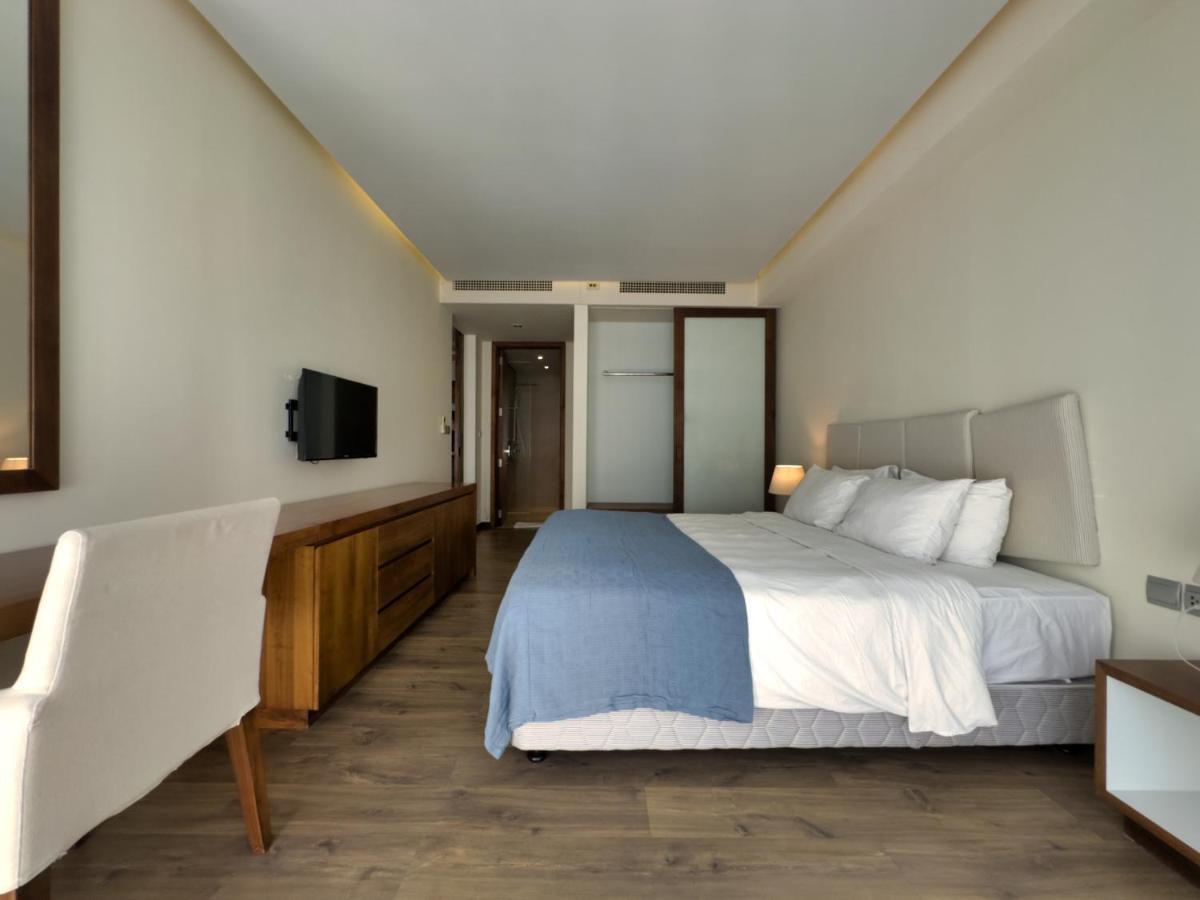 Stunning Apartments Across My Khe Beach ! Rooftop Pool & Gym Đà Nẵng Kültér fotó