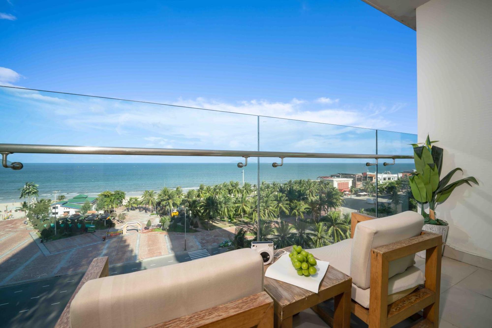 Stunning Apartments Across My Khe Beach ! Rooftop Pool & Gym Đà Nẵng Kültér fotó